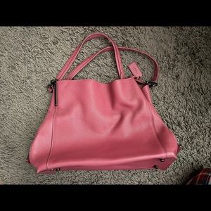 Coral shoulder bag